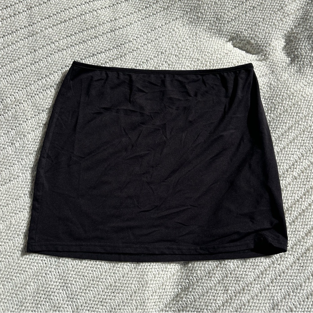 Black, Stretchy Mini Skirt, Size M - Picture 2 of 2